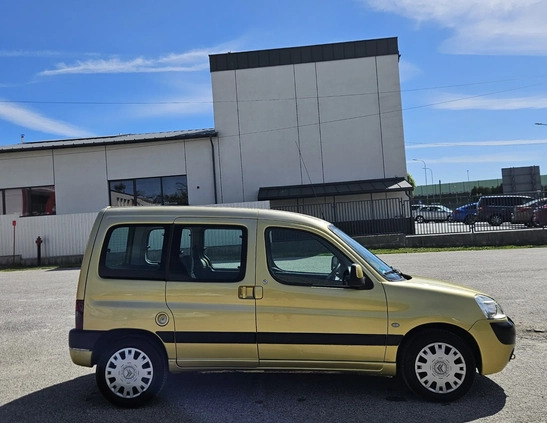 Peugeot Partner cena 10400 przebieg: 181000, rok produkcji 2004 z Miechów małe 121